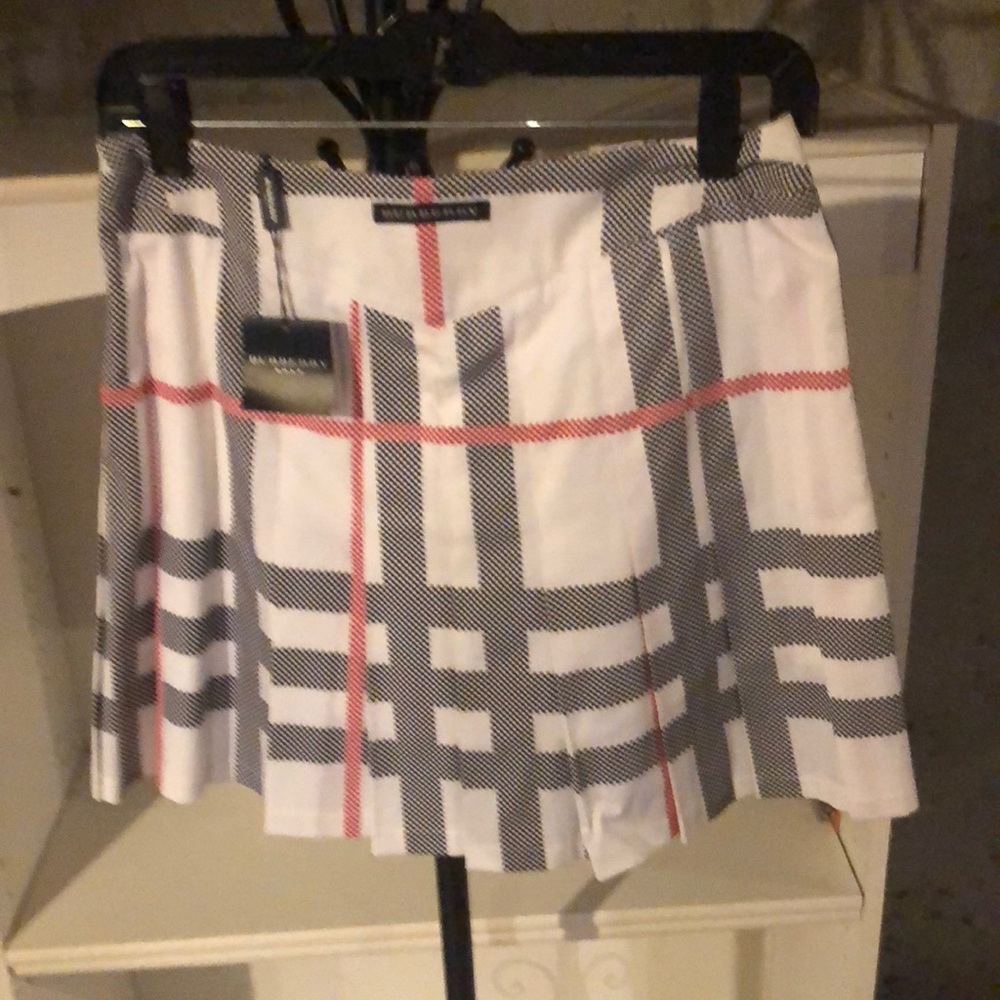 Pleated Burberry skirt